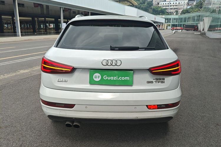 Audi Q3 2019 car image #6