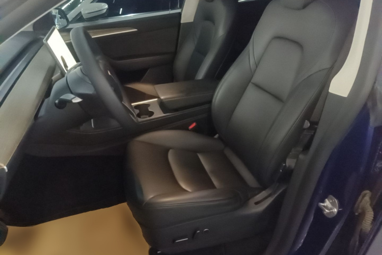 Tesla Model Y 2021 immagine di auto #15