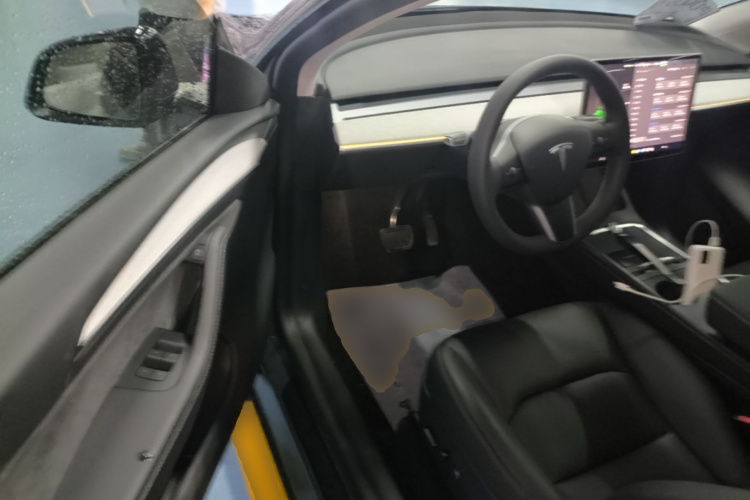 Tesla Model Y 2023 #16 Tesla Model Y 2023 car image #16
