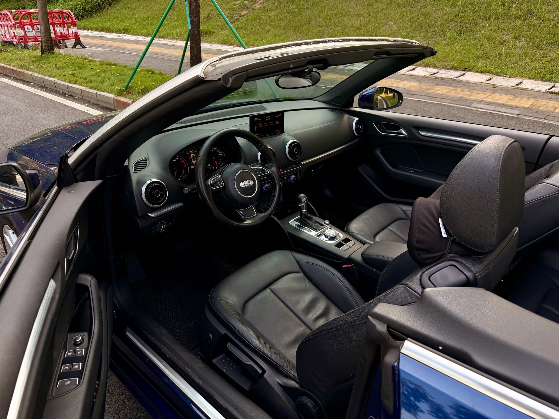 2015 car image #10