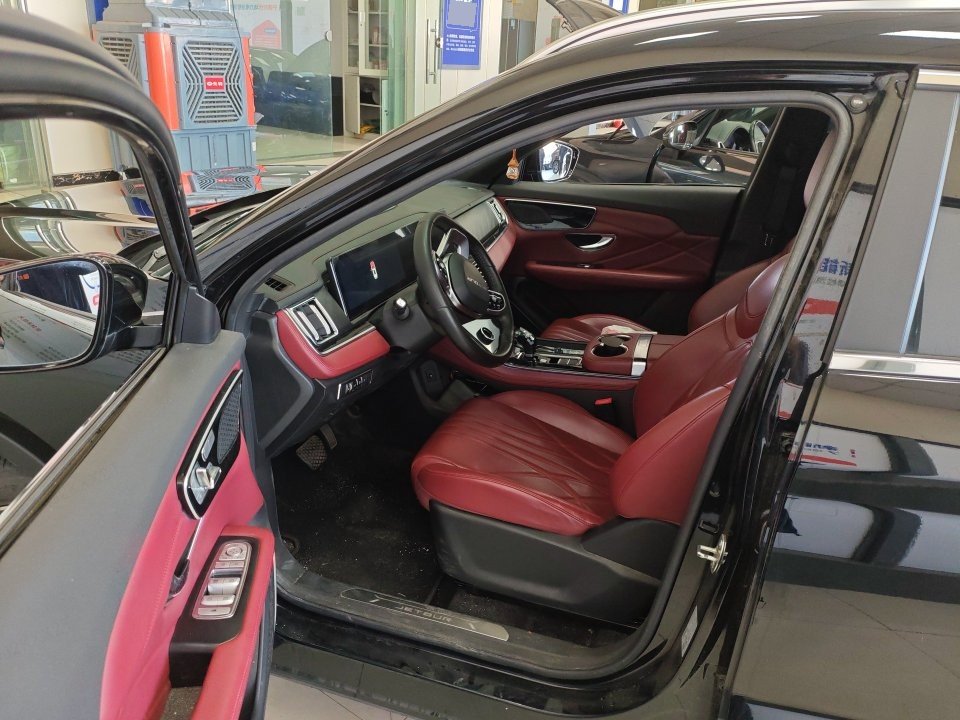 Jetour X70 PLUS 2024 #3 Jetour X70 PLUS 2024 car image #3