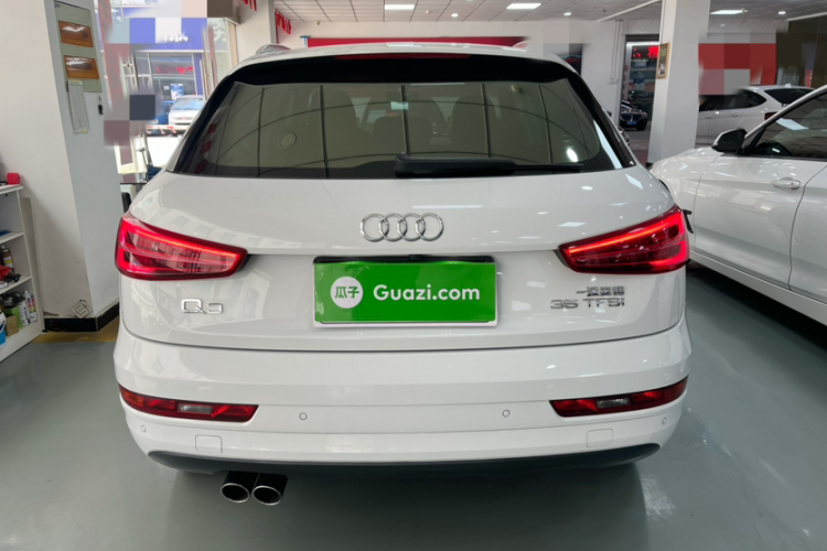 Audi Q3 2019 car image #7