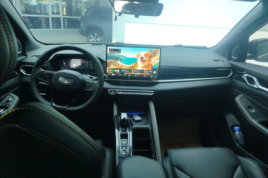 GEELY Coolray 2025 car image #4