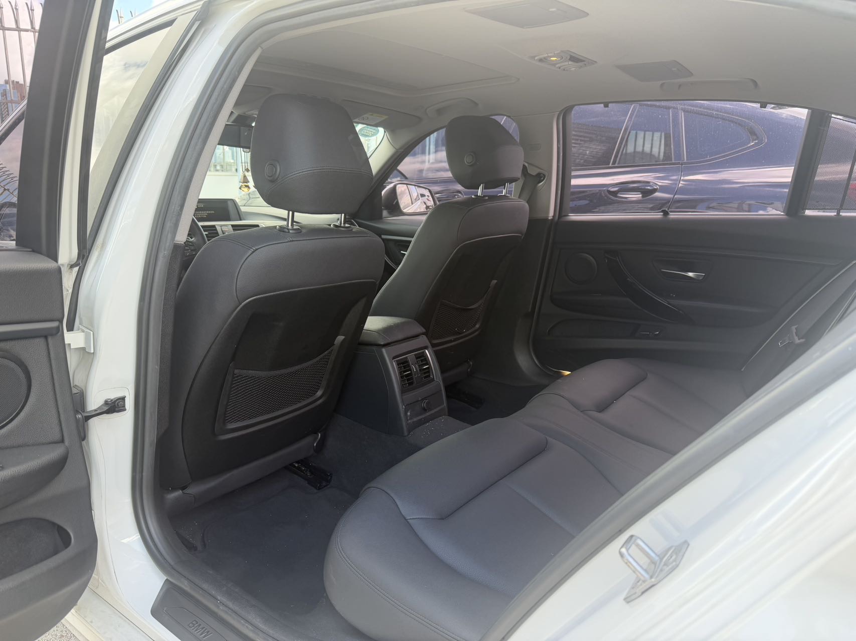 BMW 3 Series 2017 car image #5