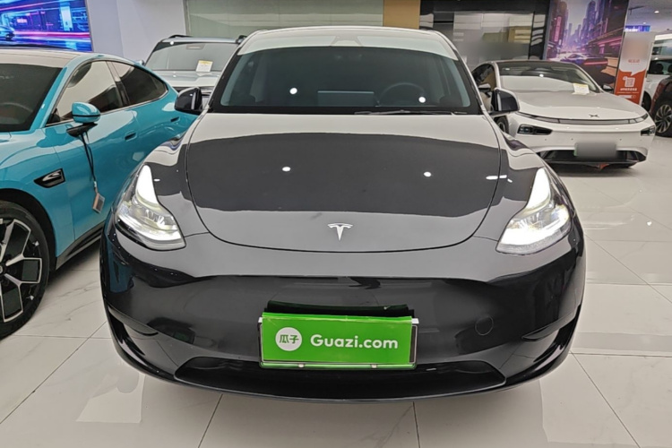 Tesla Model Y 2024 #3 Tesla Model Y 2024 car image #3