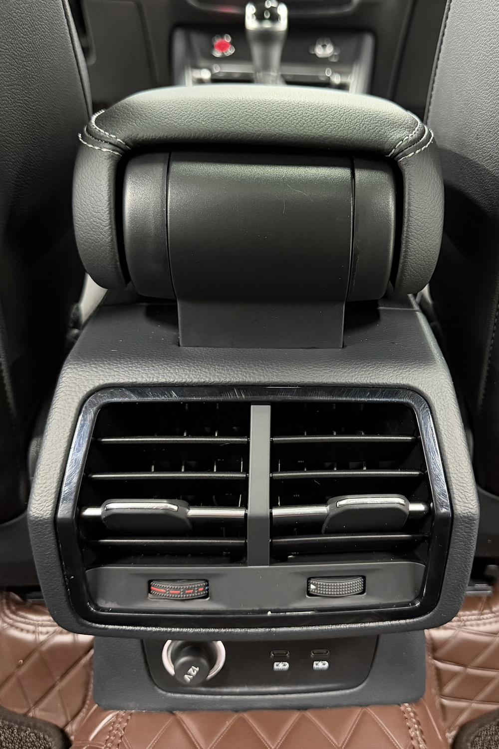 Audi Q3 2022 car image #17