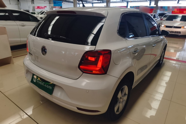 Volkswagen Polo 2016 car image #7