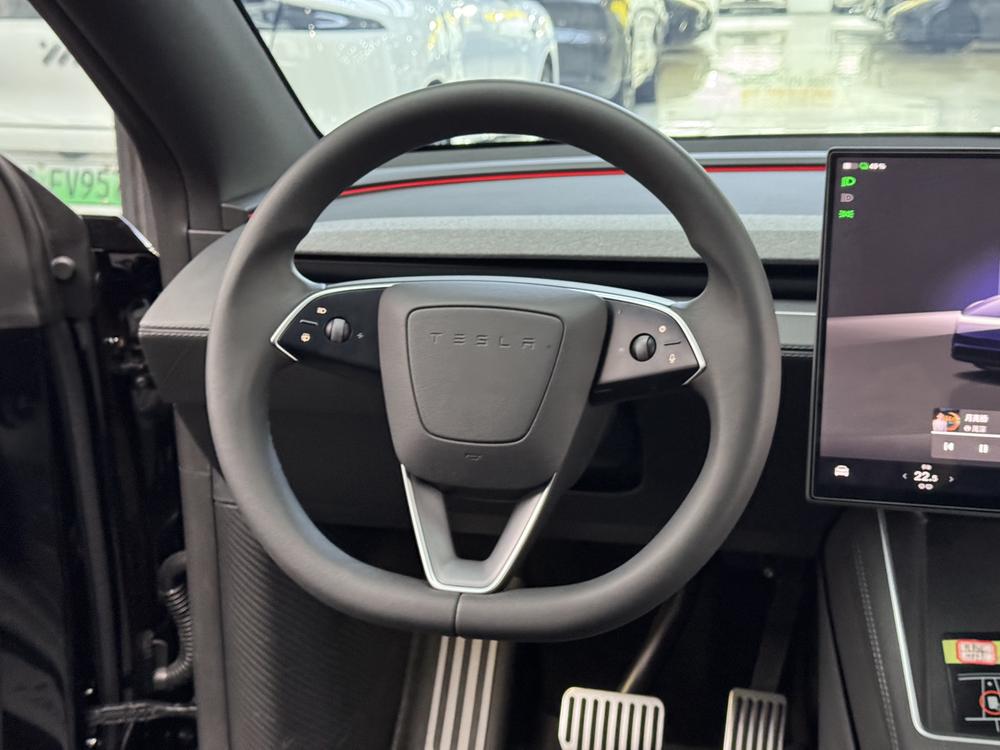 Tesla Model Y 2026 #16 Tesla Model Y 2026 изображение автомобиля #16