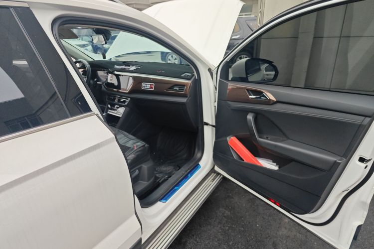 Volkswagen Tharu 2022 imagen de coche #27