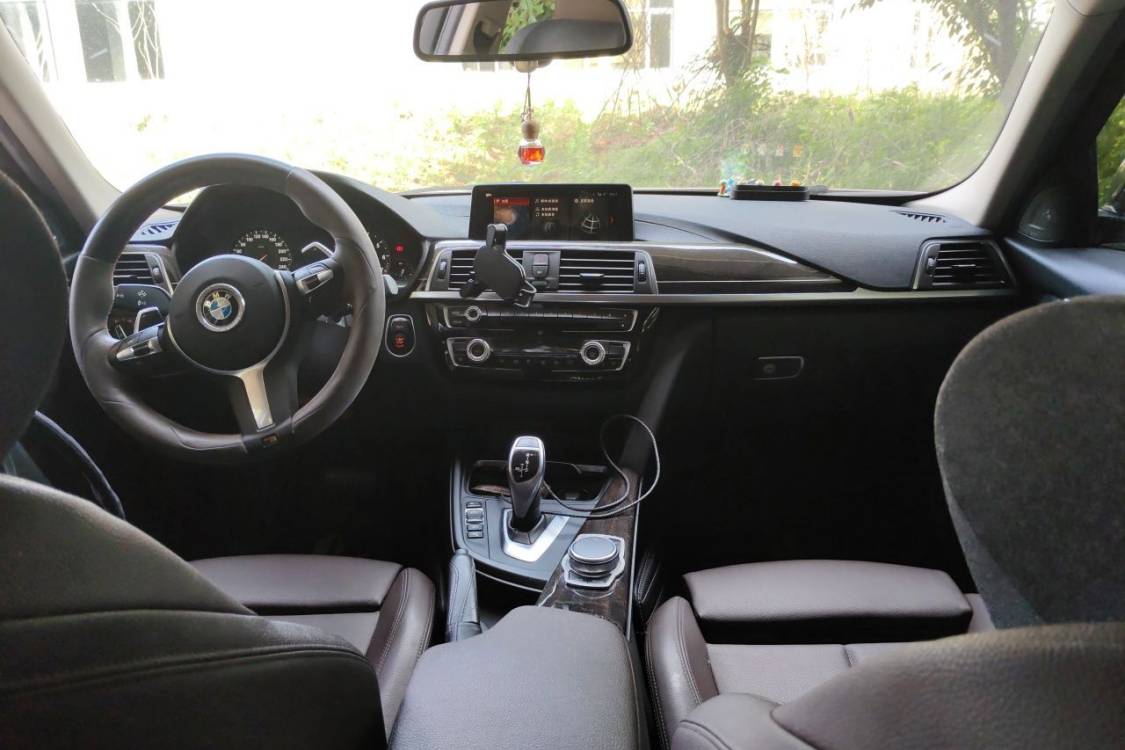 BMW 3 Series 2018 #23 BMW 3 Series 2018 car image #23