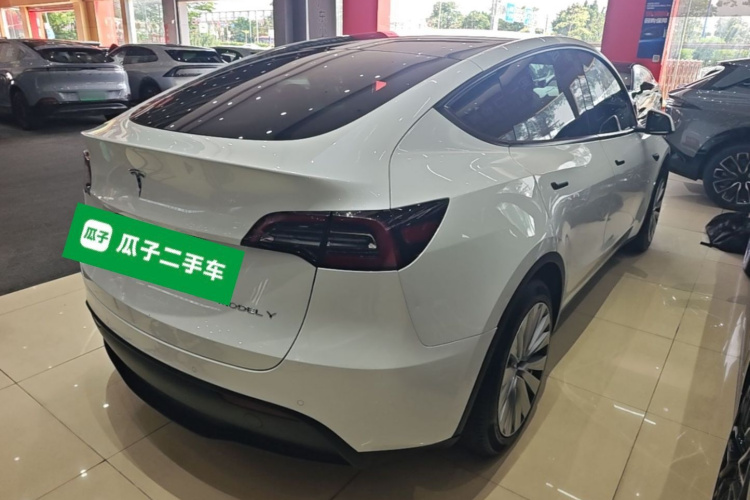 Tesla Model Y 2022 #7 Tesla Model Y 2022 car image #7