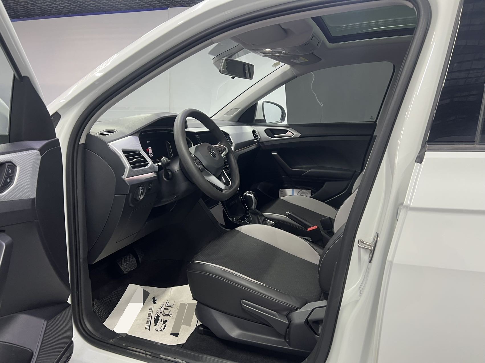 2024 car image #9