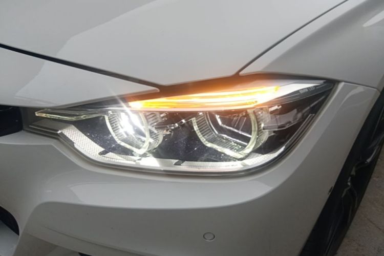 BMW 3 Series 2019 #23 BMW 3 Series 2019 car image #23