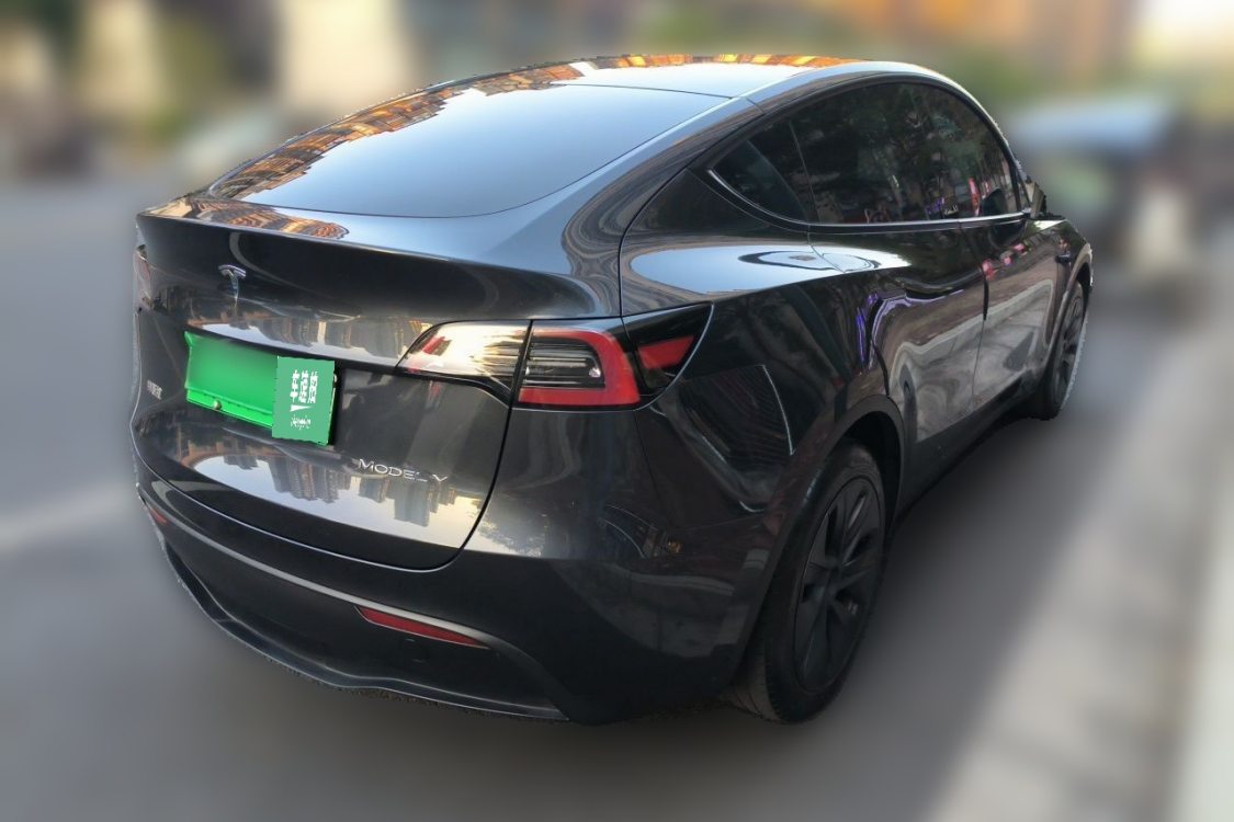 Tesla Model Y 2024 #4 Tesla Model Y 2024 car image #4
