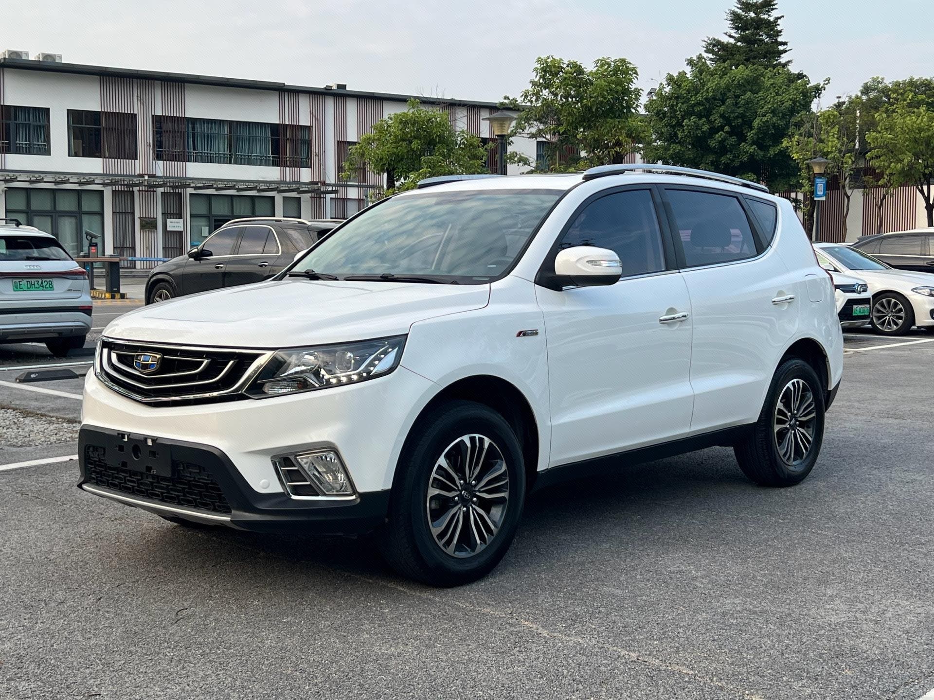 GEELY Vision X6 2017 car image 