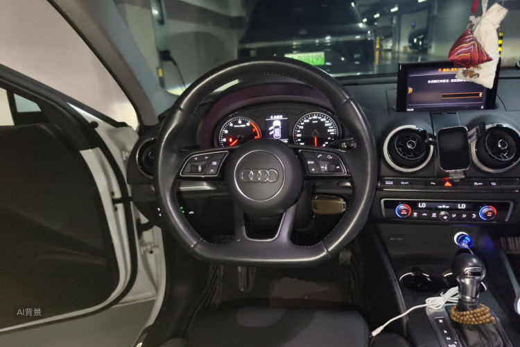 Audi A3 2018 car image #12
