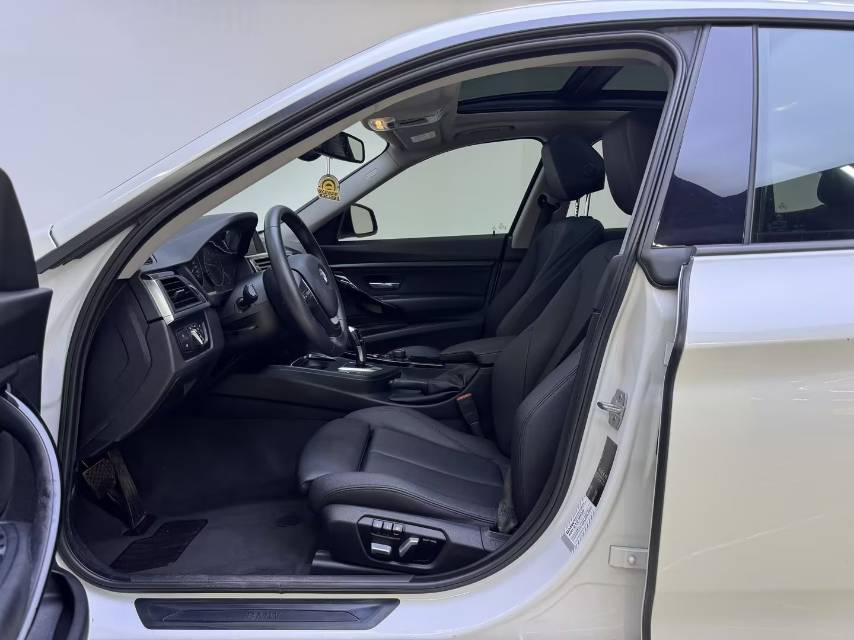 BMW 3 Series GT 2018 #10 BMW 3 Series GT 2018 car image #10