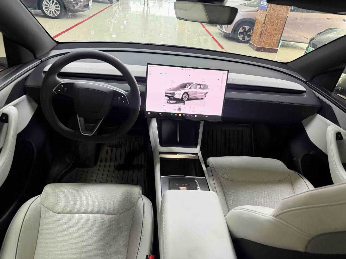 Tesla Model Y L 2025 #9 Tesla Model Y L 2025 car image #9