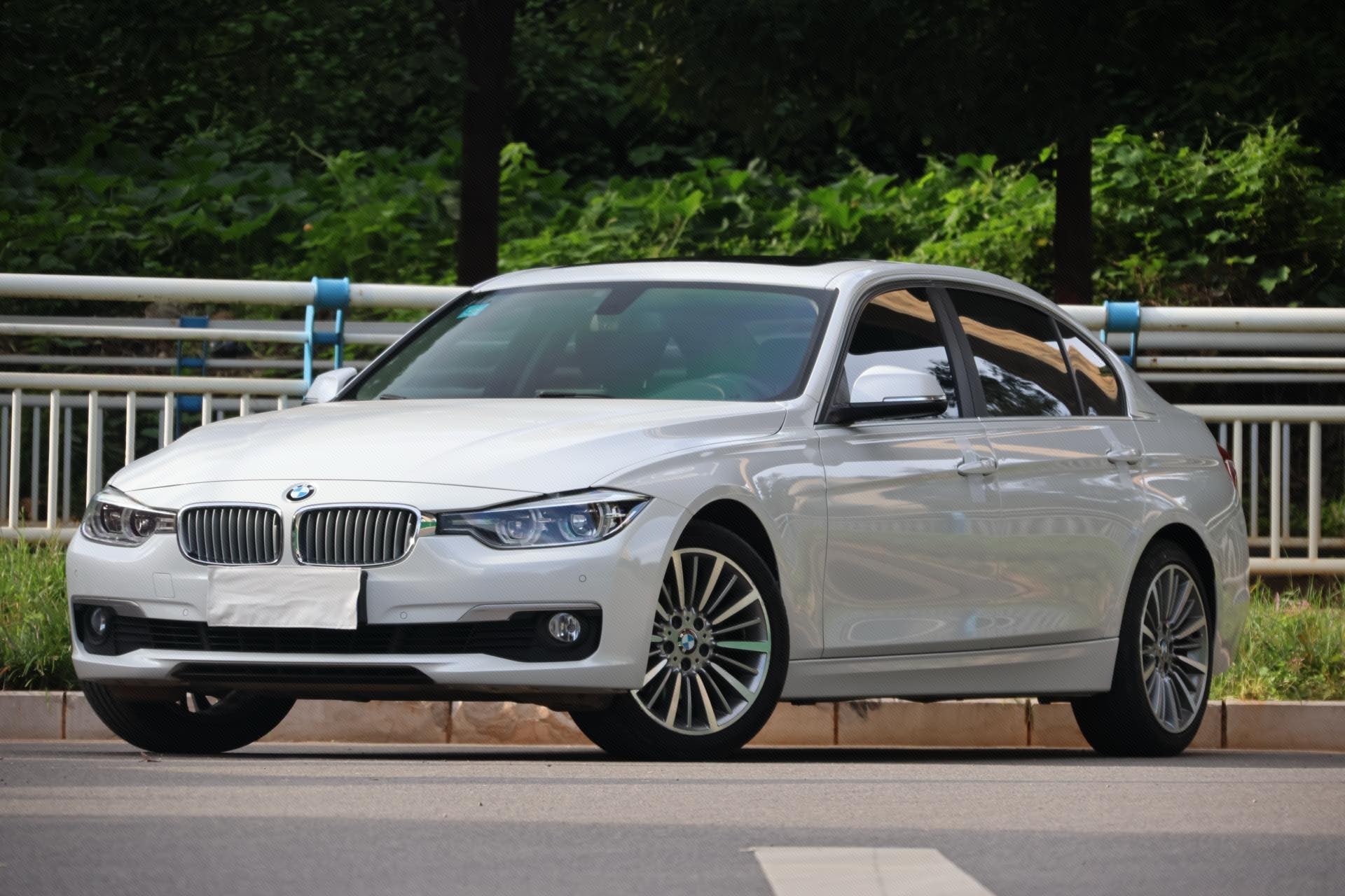 BMW 3 Series 2019 BMW 3 Series 2019 car image