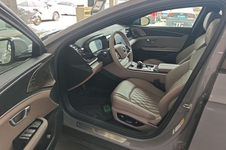 BYD Han 2025 car image #12