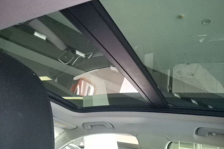 Audi Q3 2016 car image #20