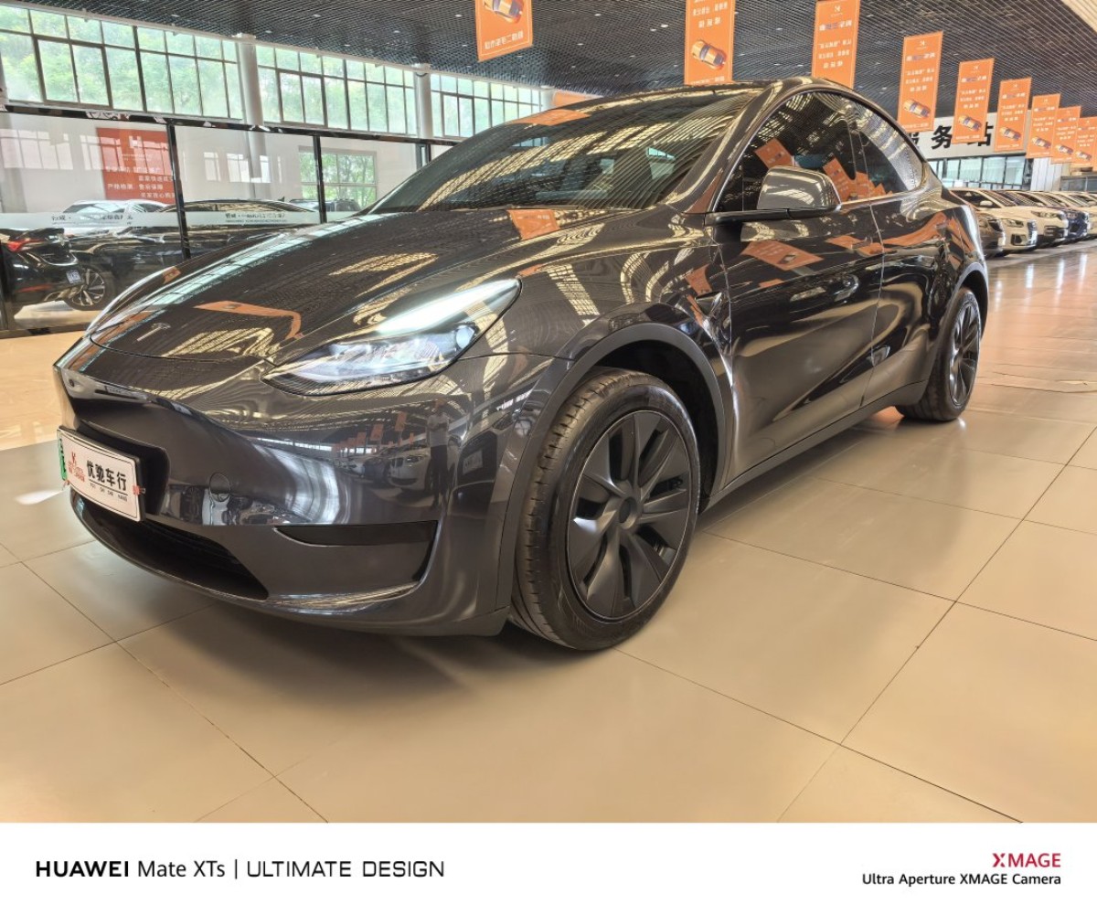 Tesla Model Y 2024 Tesla Model Y 2024 immagine di auto