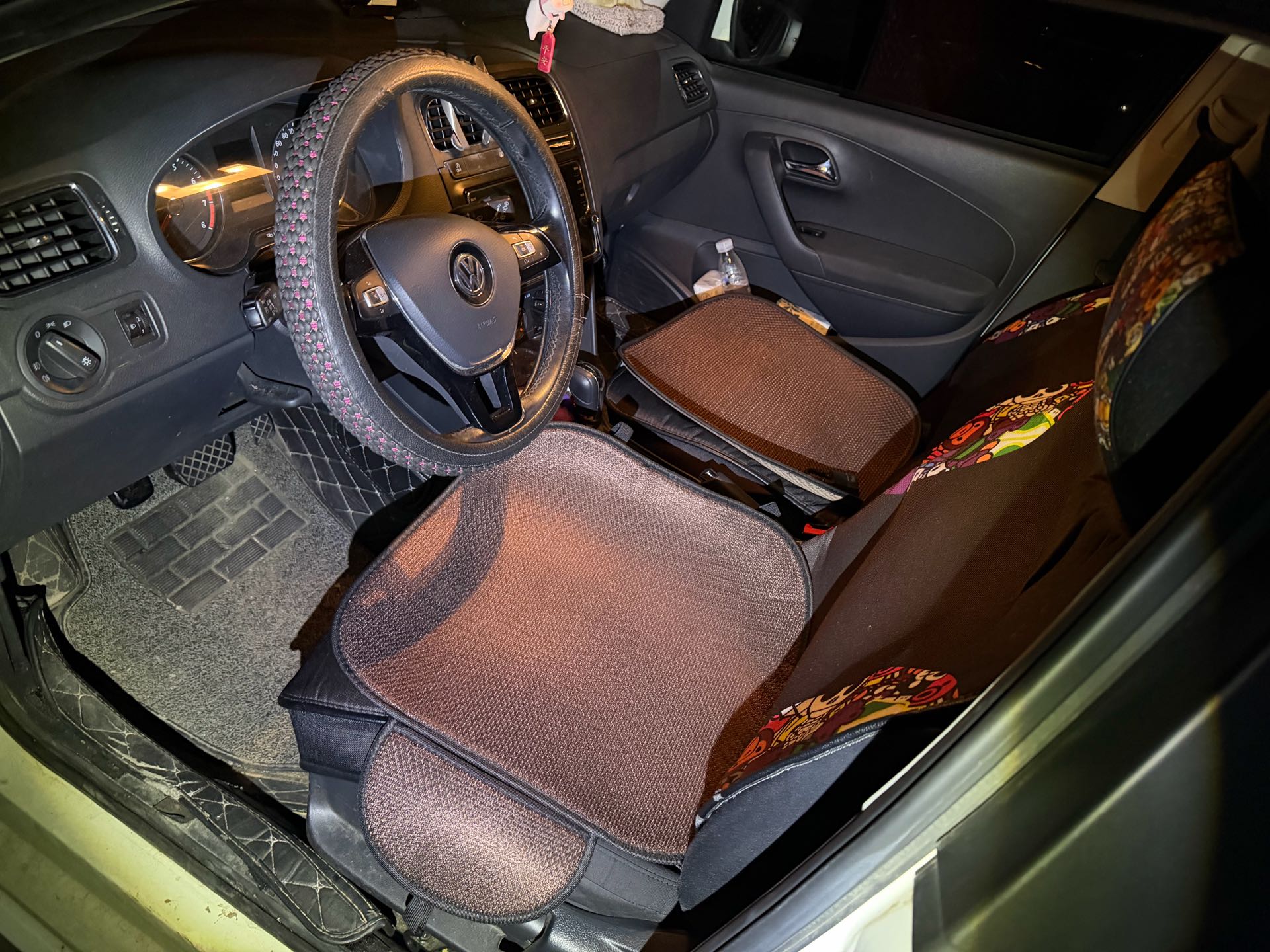 Volkswagen Polo 2019 car image #3