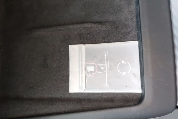 Tesla Model 3 2023 car image #14