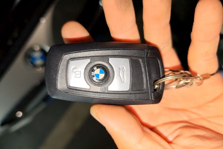 BMW 3 Series 2018 #14 BMW 3 Series 2018 car image #14