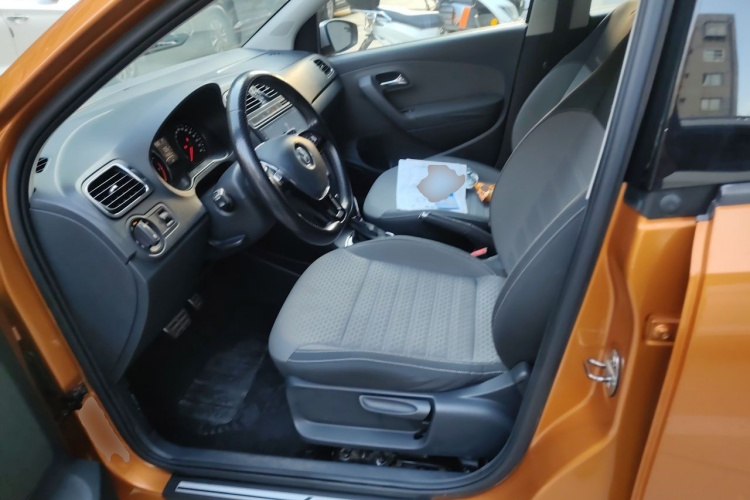 Volkswagen Polo 2018 car image #19