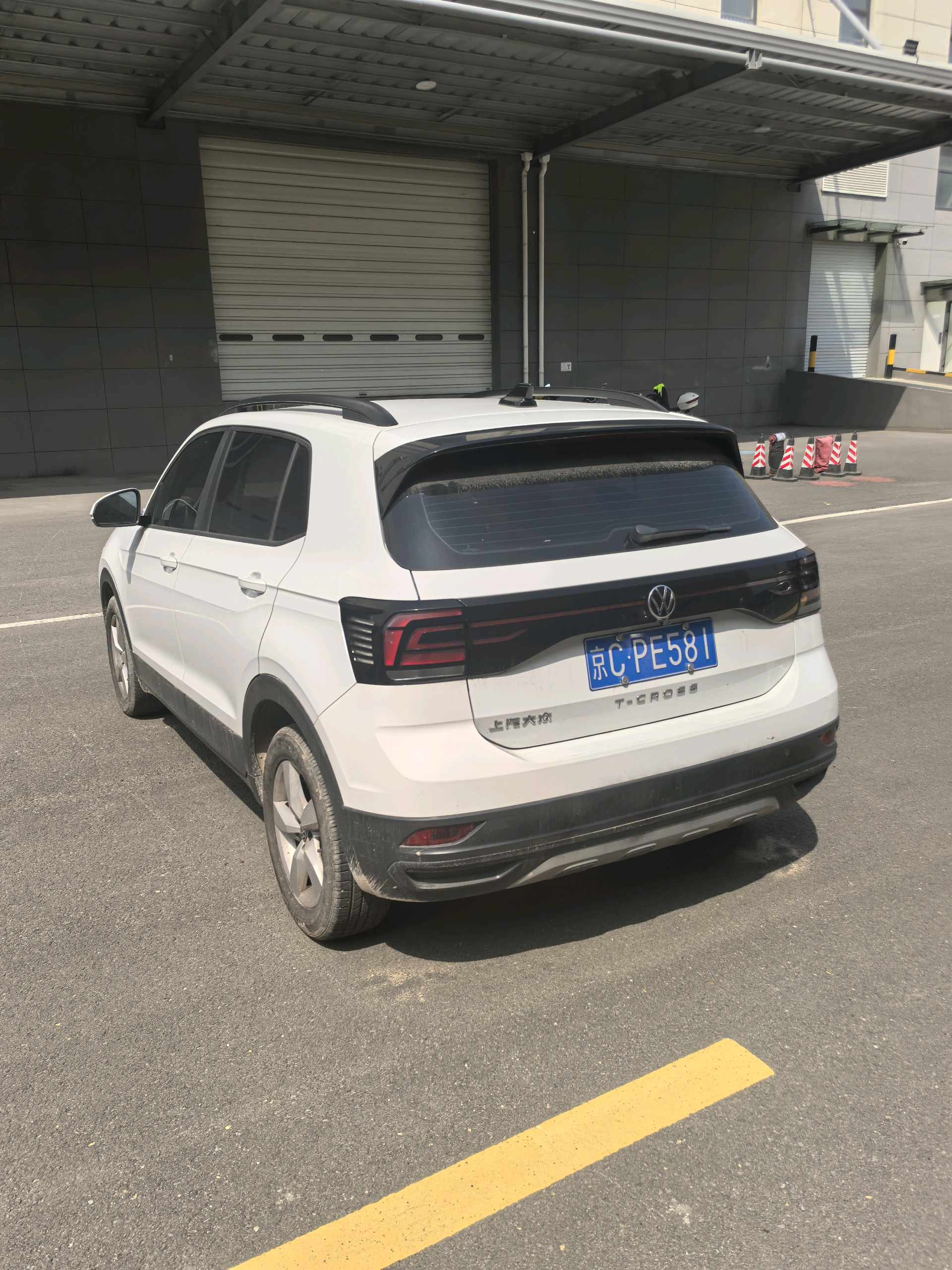 Volkswagen T-Cross 2023 car image #5