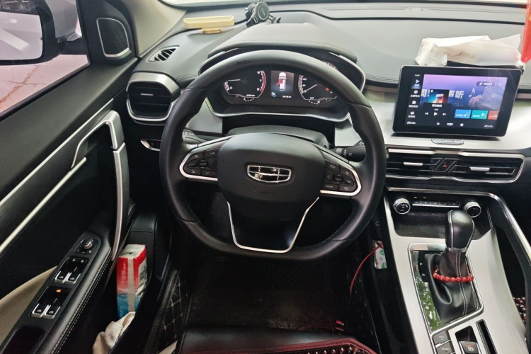 GEELY Coolray 2020 car image #11