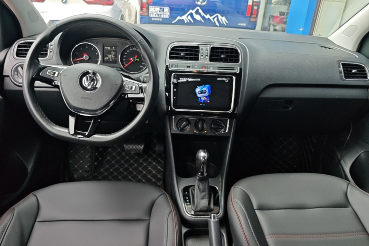 Volkswagen Polo 2018 car image #10