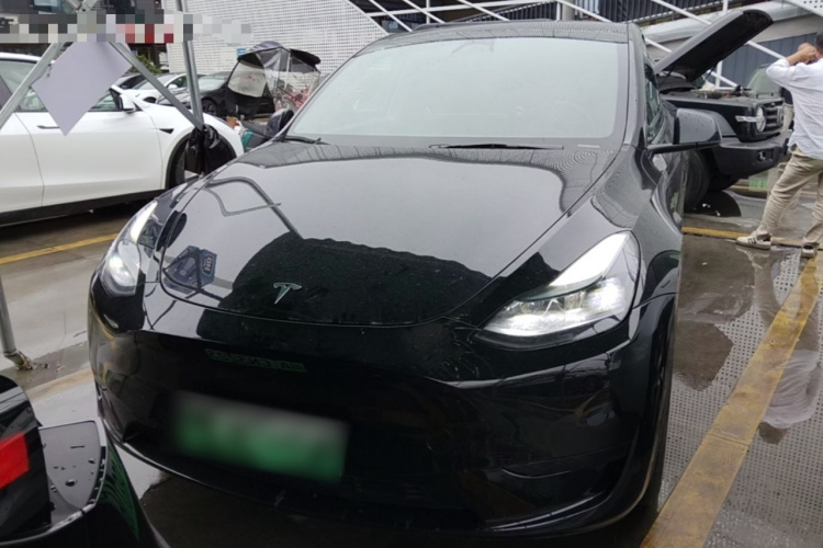 Tesla Model Y 2023 #3 Tesla Model Y 2023 car image #3