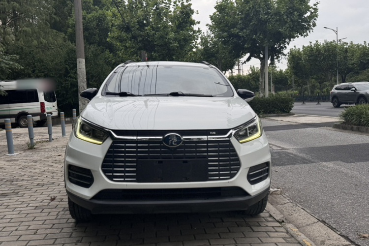 BYD Yuan New Energy 2019 car image #5