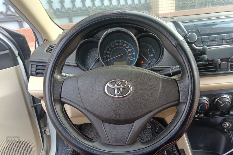 Toyota Vios 2015 car image #12