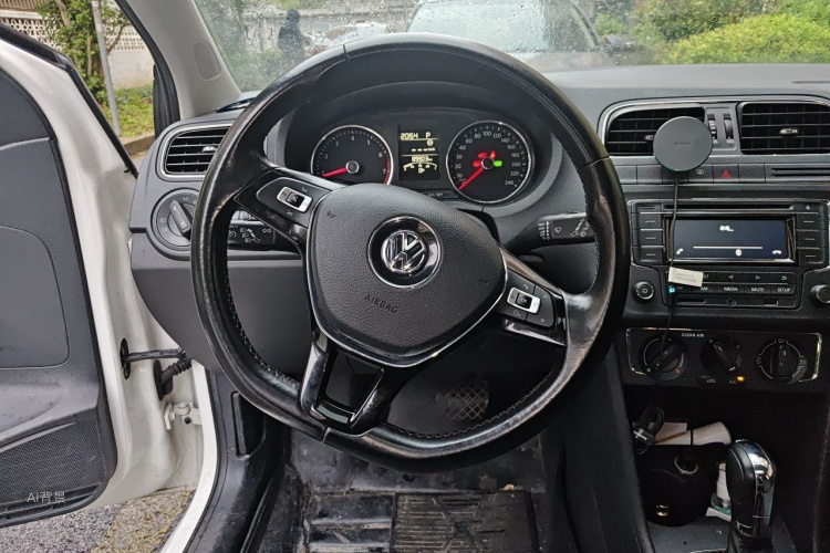 Volkswagen Polo 2016 #12 Volkswagen Polo 2016 car image #12