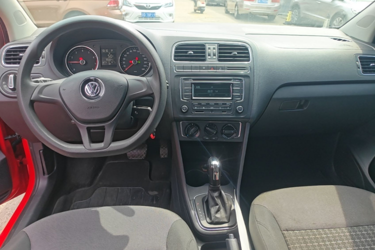 Volkswagen Polo 2015 #10 Volkswagen Polo 2015 car image #10