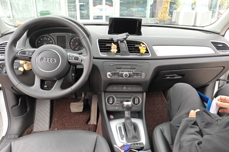 Audi Q3 2019 #11 Audi Q3 2019 car image #11