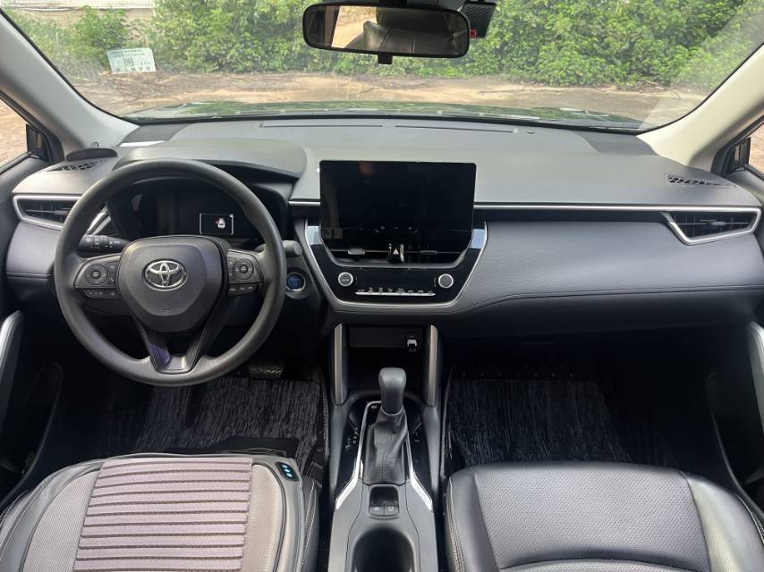 Toyota Corolla Cross 2024 immagine di auto #9