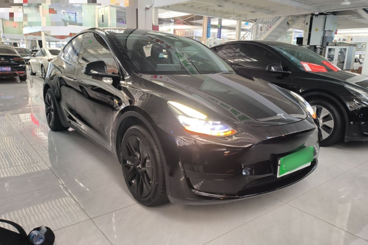 Tesla Model Y 2022 #4 Tesla Model Y 2022 car image #4