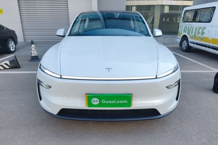 Tesla Model Y 2025 #3 Tesla Model Y 2025 car image #3