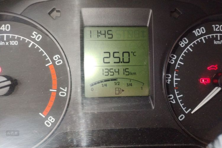 Skoda Rapid 2014 #14 Skoda Rapid 2014 image de voiture #14