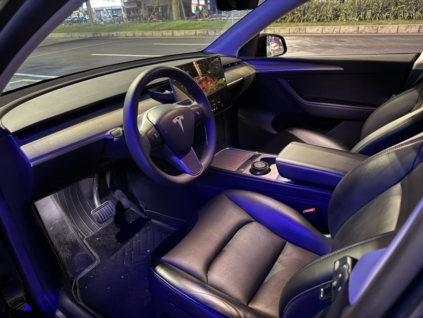 Tesla Model Y 2022 #8 Tesla Model Y 2022 car image #8
