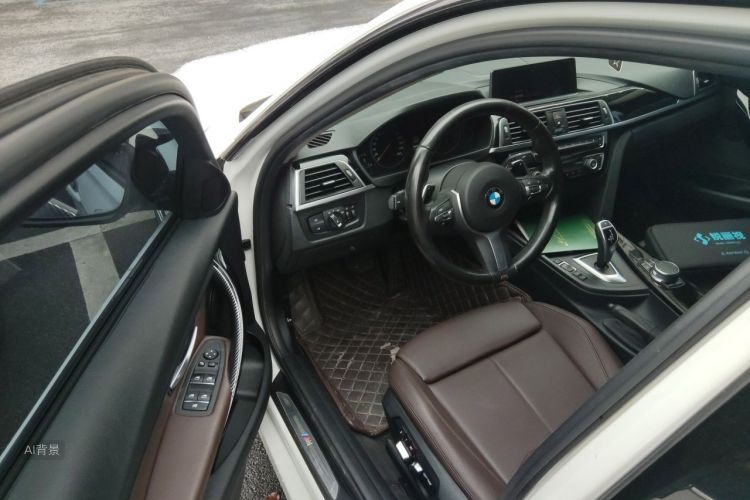 BMW 3 Series 2019 car image #18