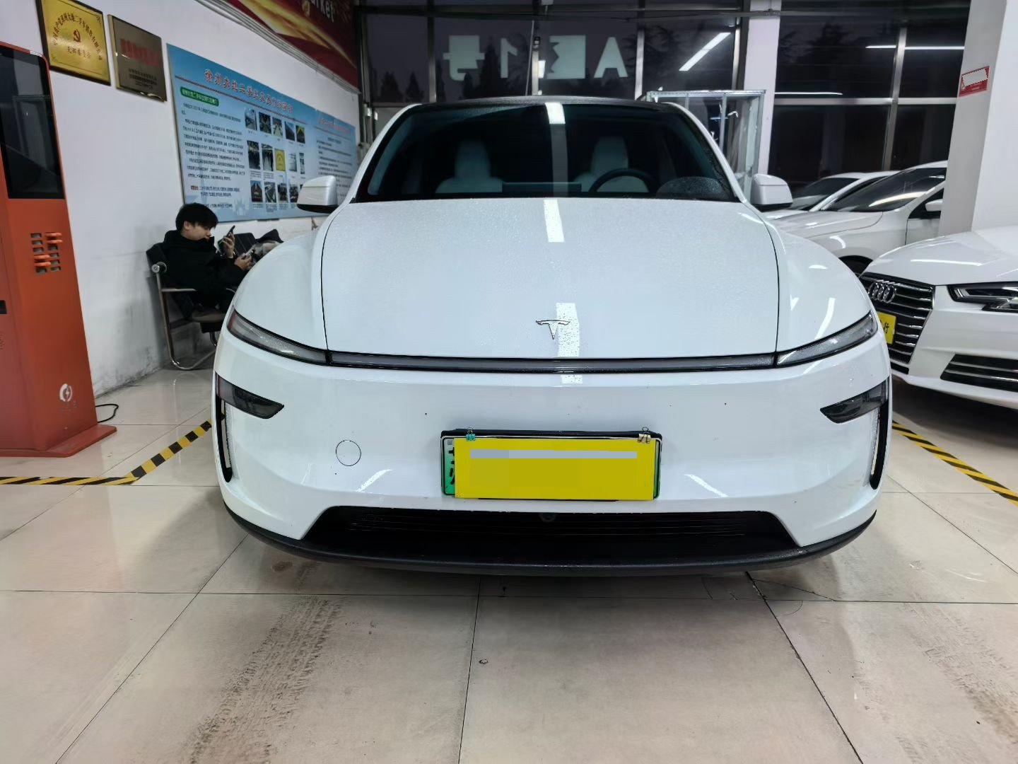 Tesla Model Y 2025 #2 Tesla Model Y 2025 imagen de coche #2