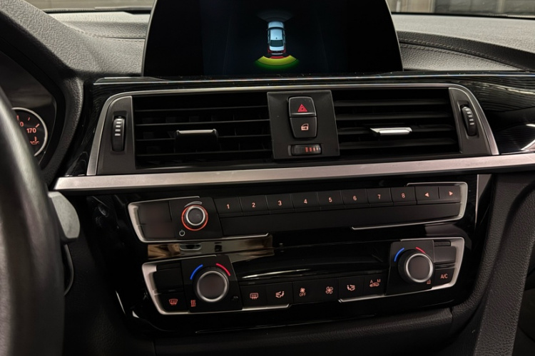 BMW 3 Series 2018 #16 BMW 3 Series 2018 car image #16