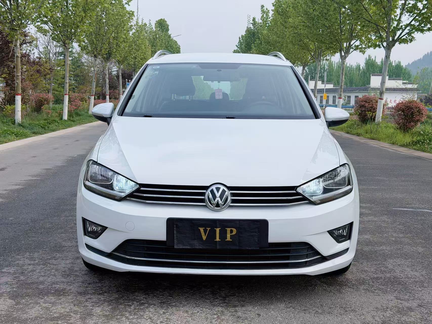 Volkswagen Golf Sportsvan 2018 صورة سيارة #2
