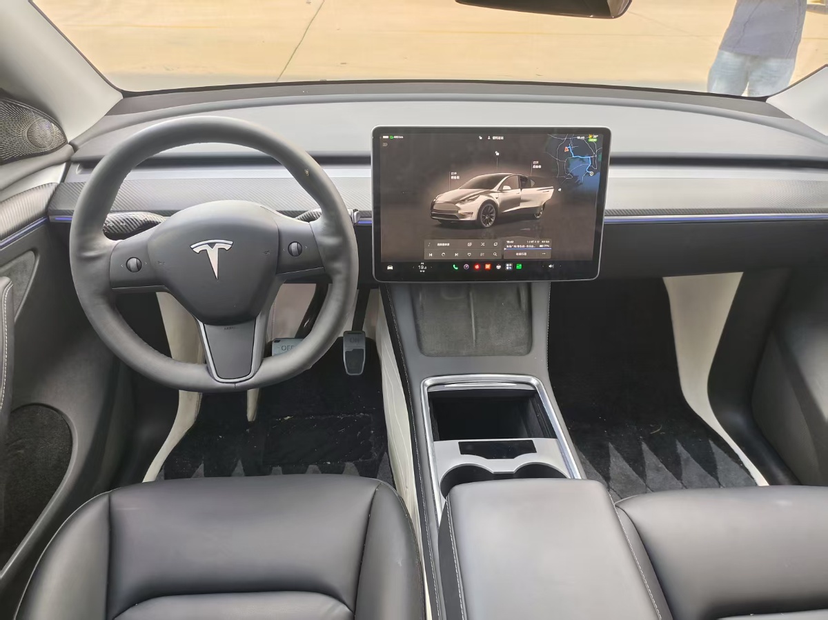 Tesla Model Y 2023 car image #4