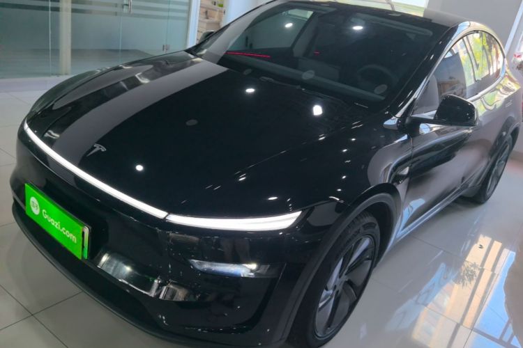 Tesla Model Y 2025 immagine di auto #2